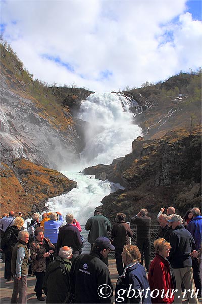 Норвегия. Водопад Кьосфоссен на Фломской ж/д.